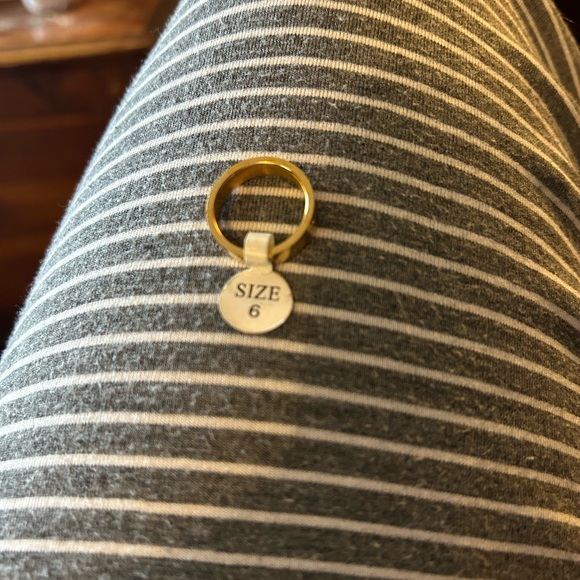 Woman’s band ring with engraving size 6 - Picture 2 of 3